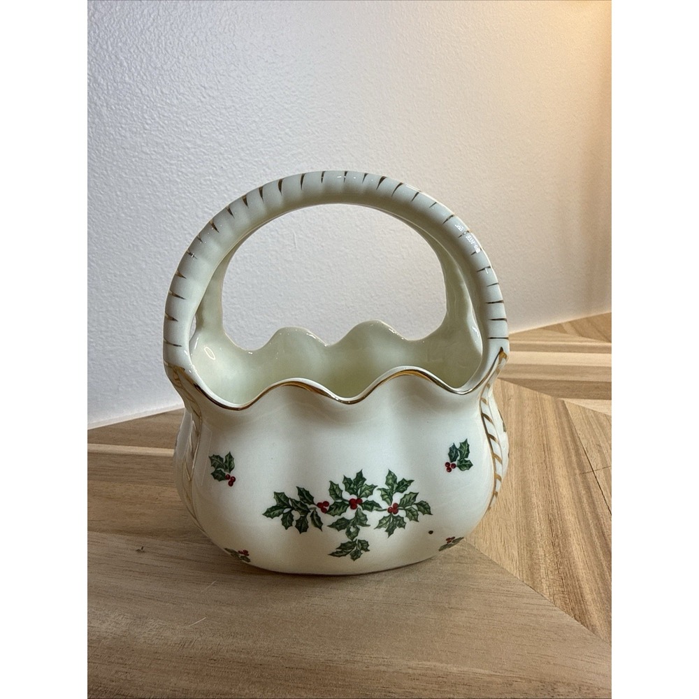 Formalities by Baum Bros. Porcelain Ceramic Holly Berry Basket Ivory and Gold 6"